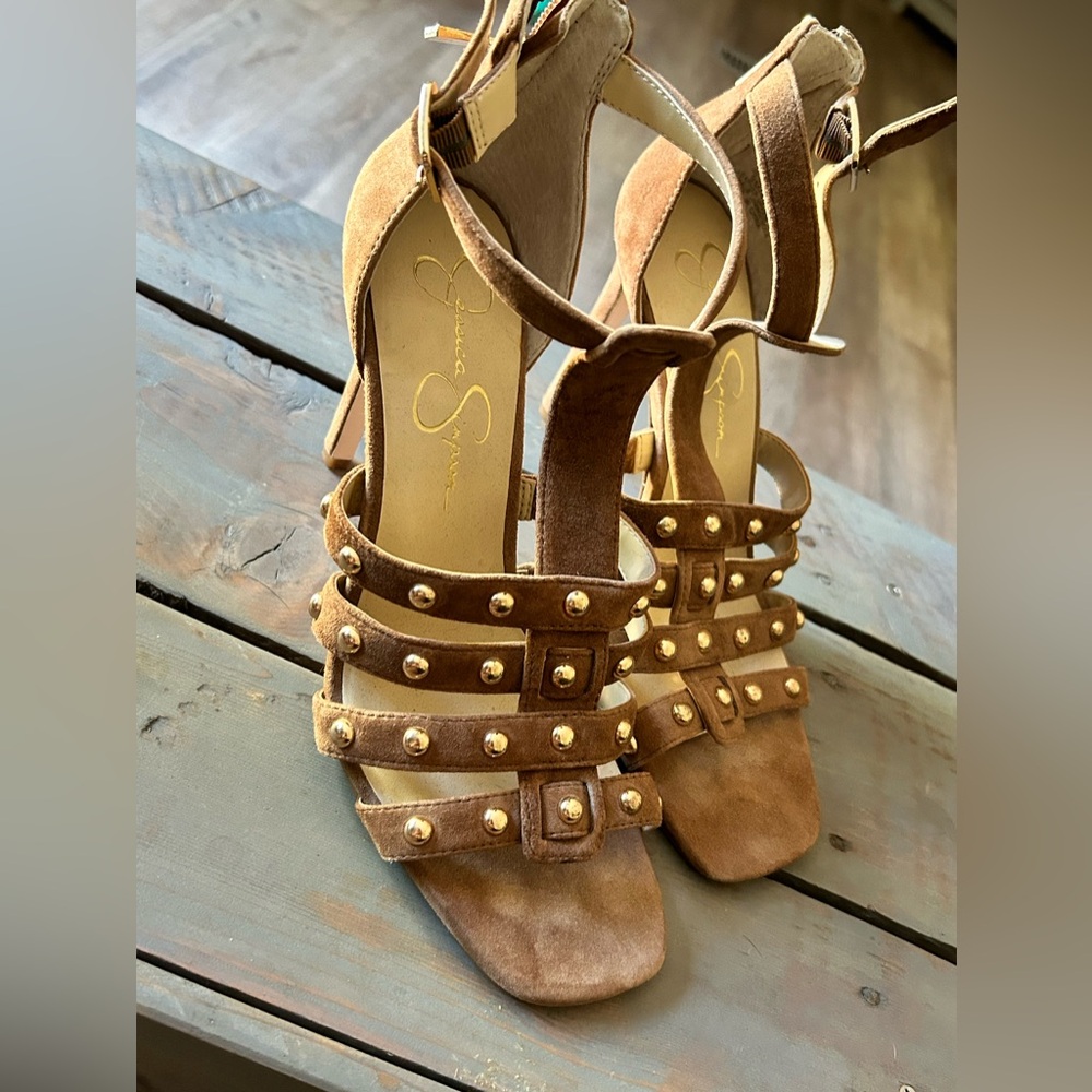 Jessica Simpson Tan Suede Pumps with button detail size 9 like new never worn